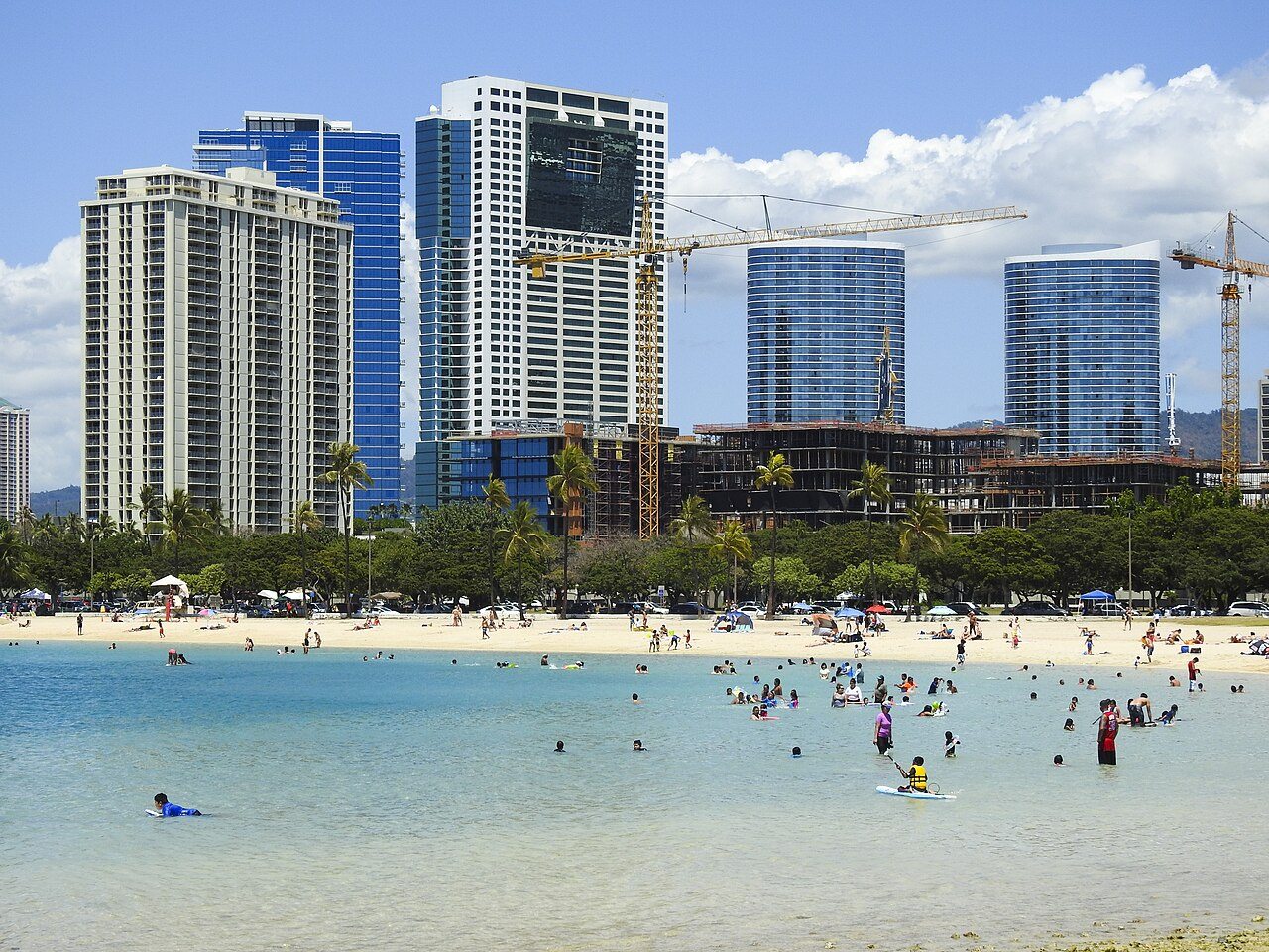 Ala Moana Beach (26289756171).jpg